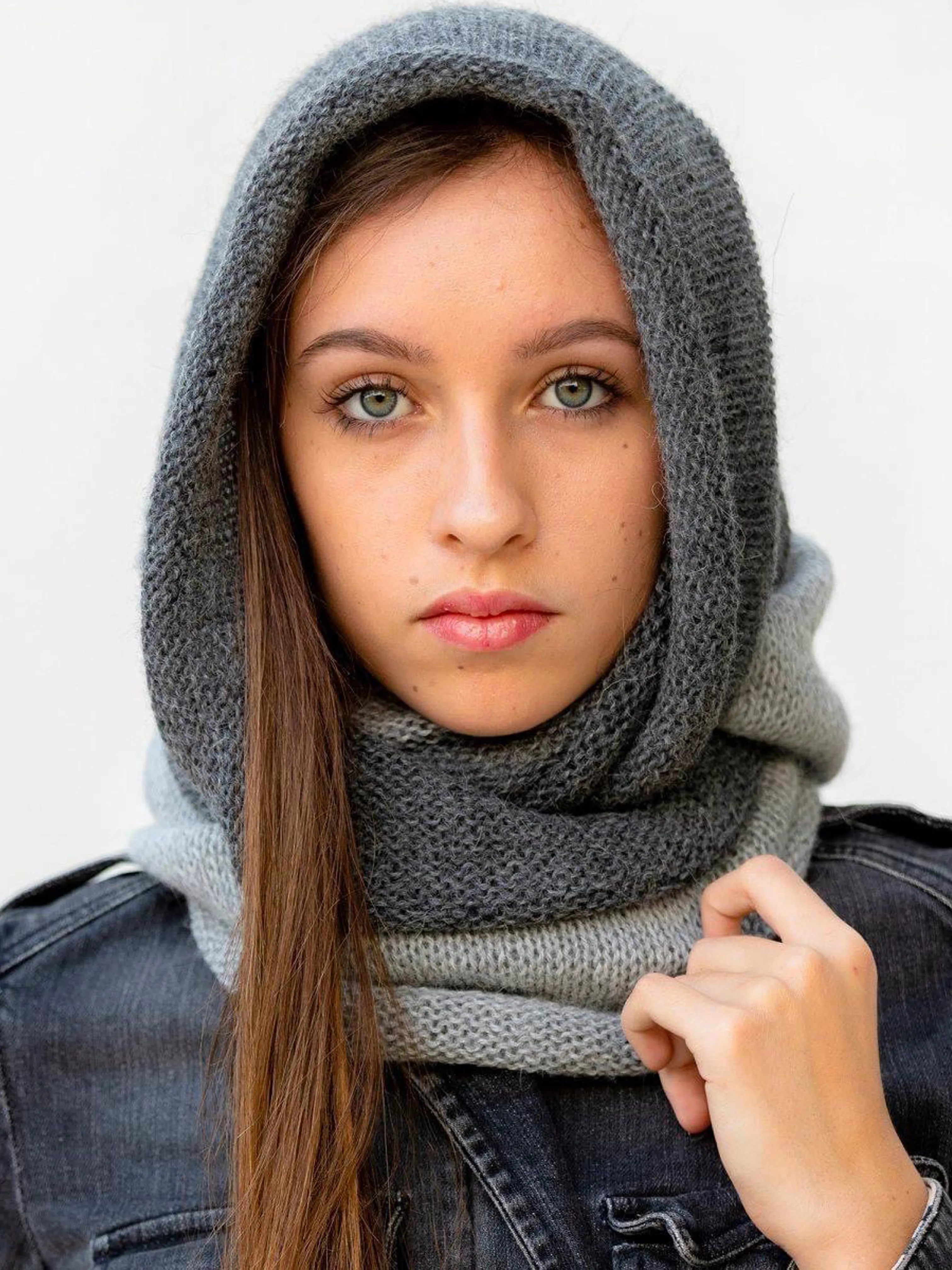 Amayi Alpaca - Infinity Scarf Charcoal & Light Grey