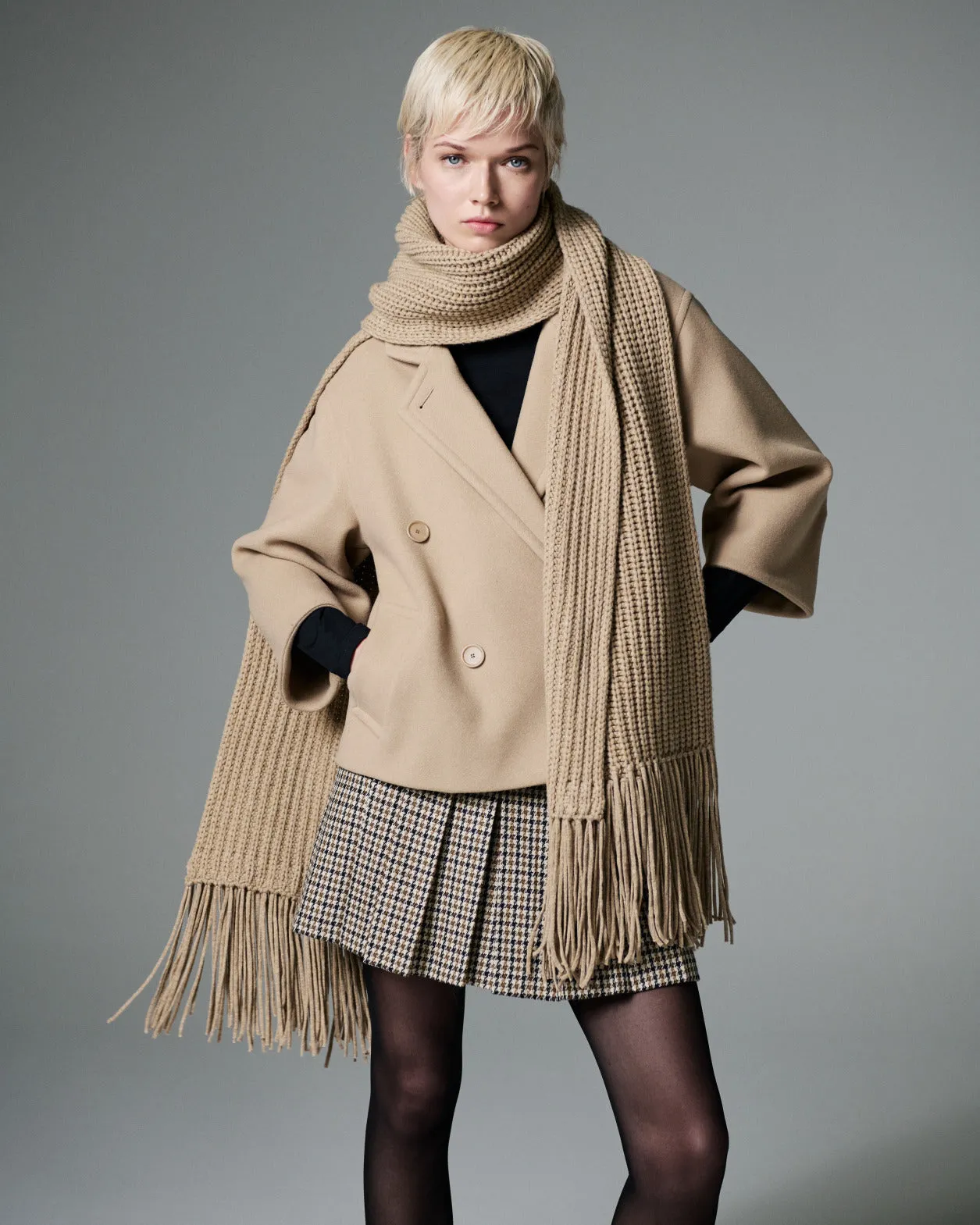 Chunky Knit Scarf with Fringes in Wool Cashmere Blend