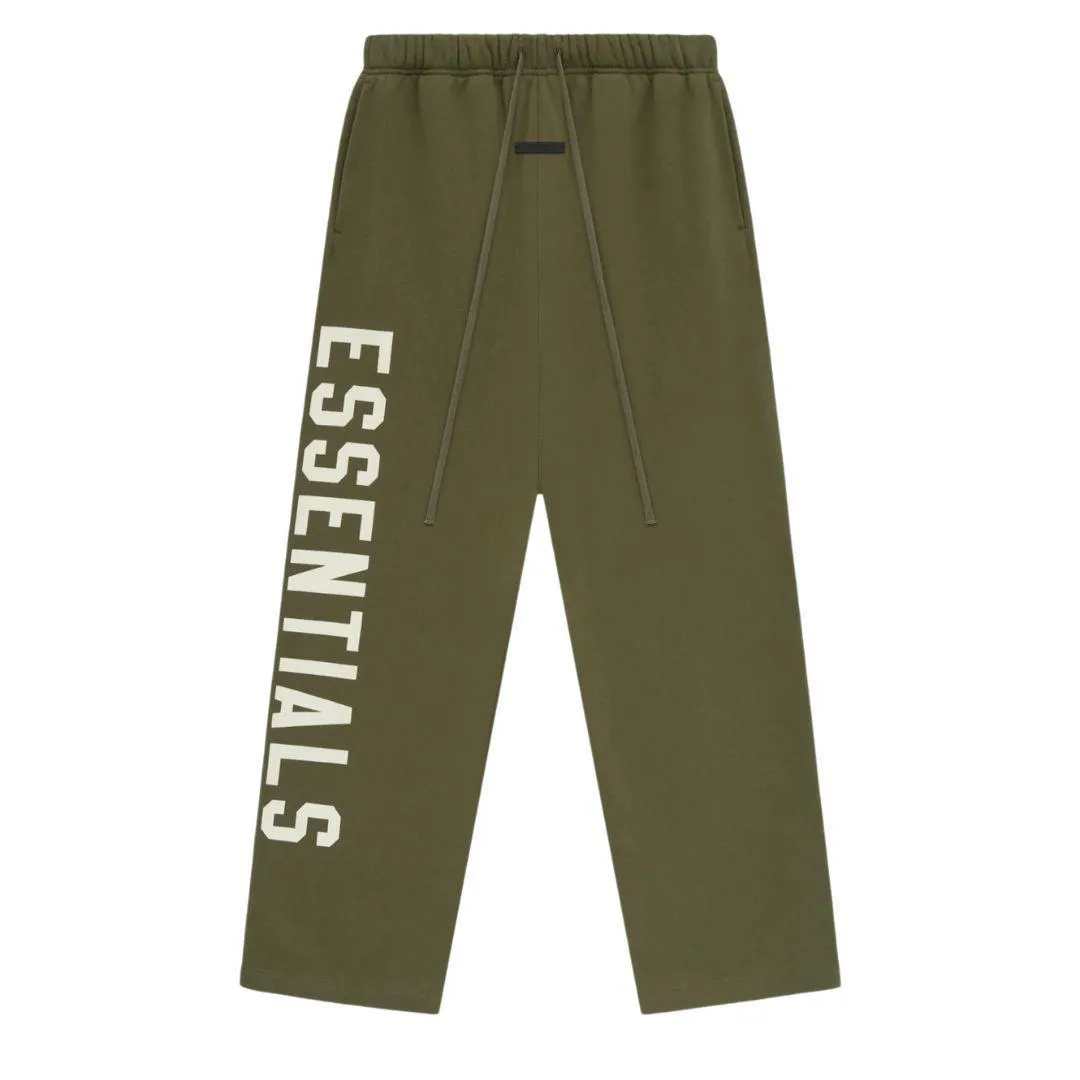 ESSENTIALS PRINTED LOGO RELAXED SWEATPANT MILITARY