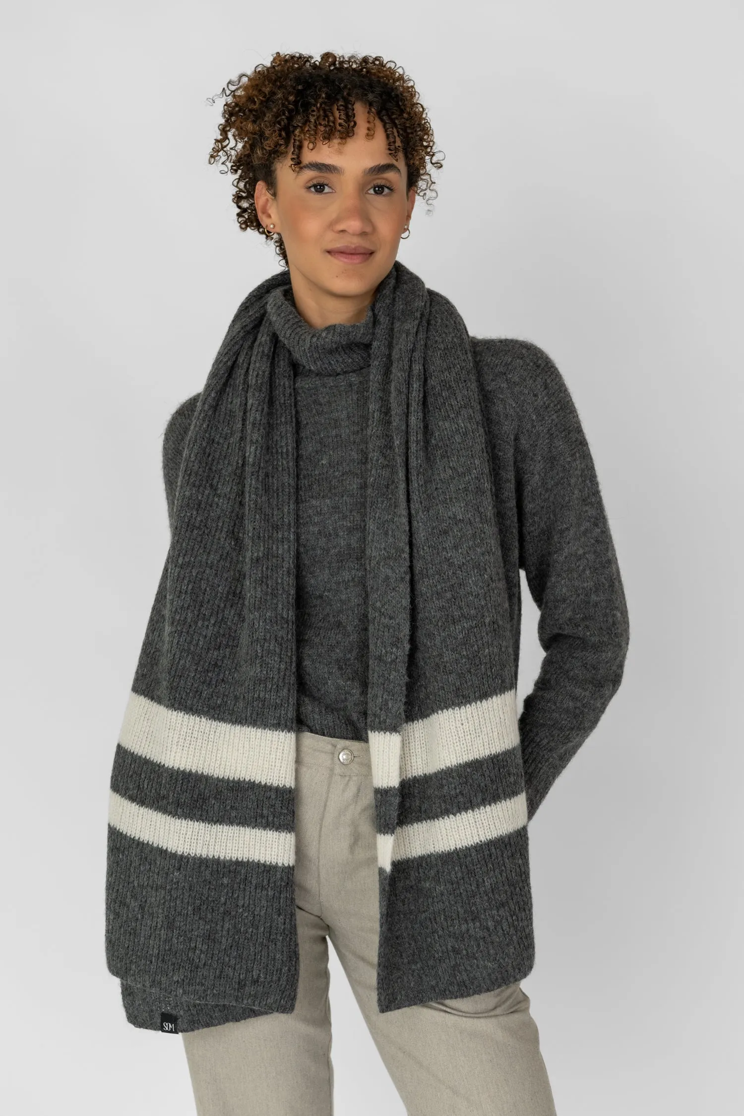 Knitted Alpaca Mix Scarf Grey