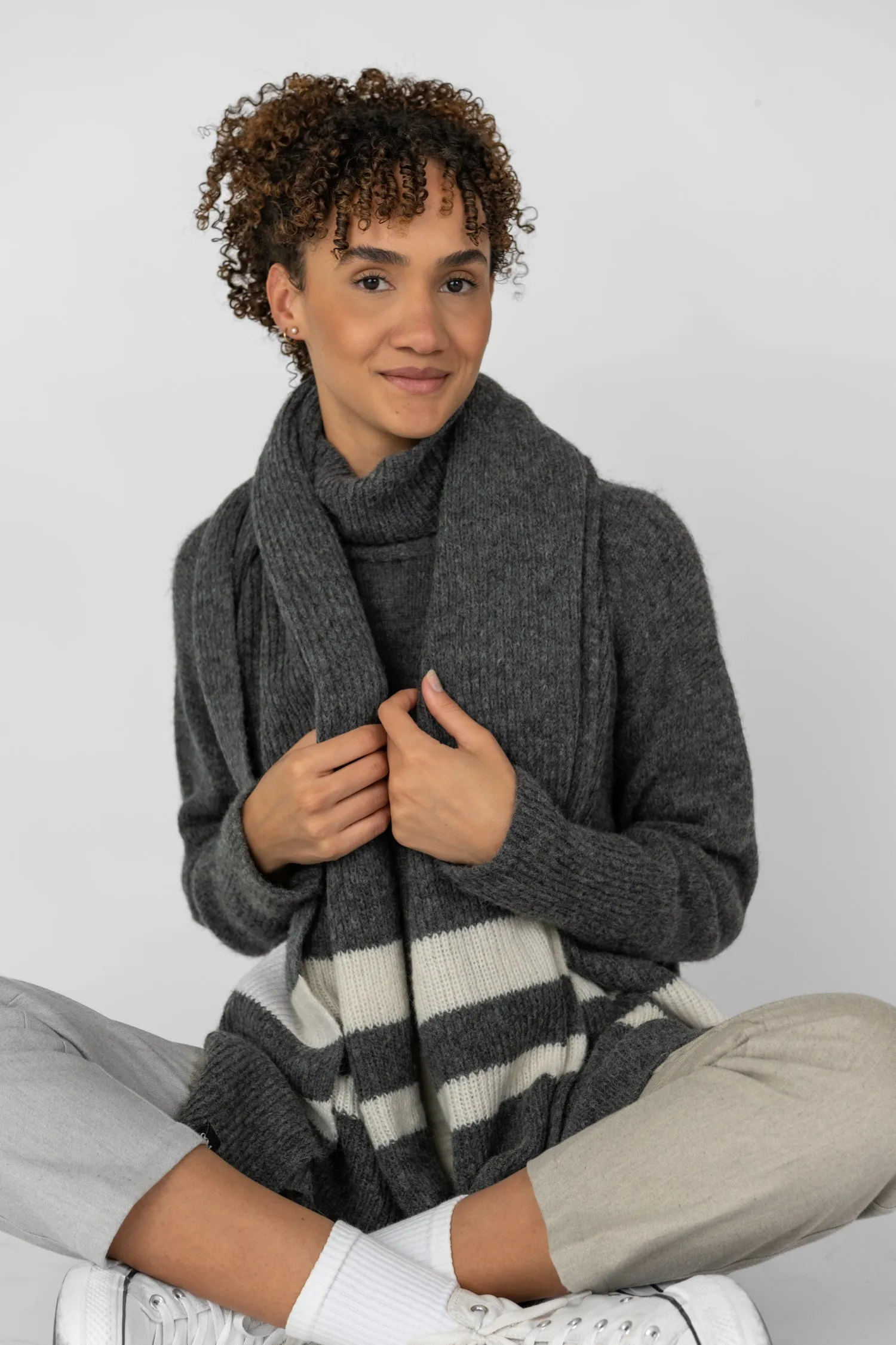 Knitted Alpaca Mix Scarf Grey