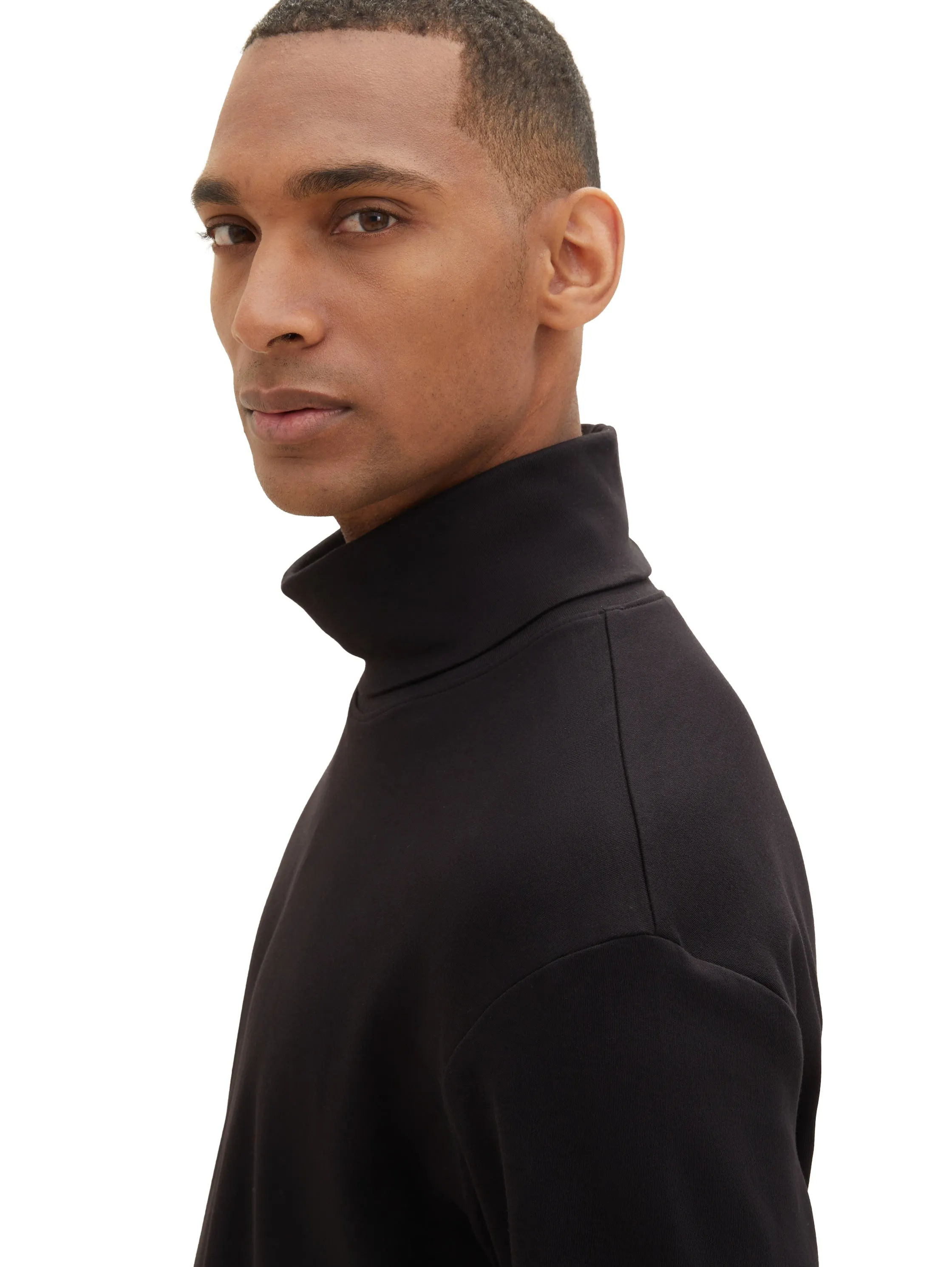 LONGSLEEVE TURTLENECK