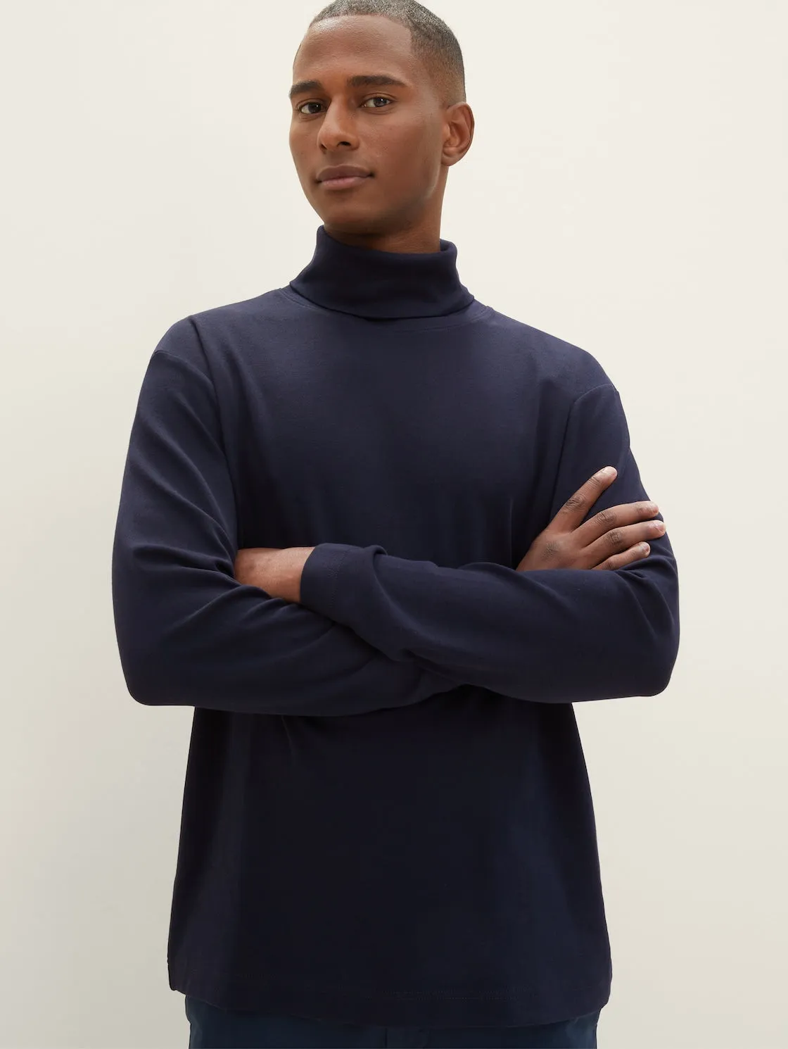 LONGSLEEVE TURTLENECK