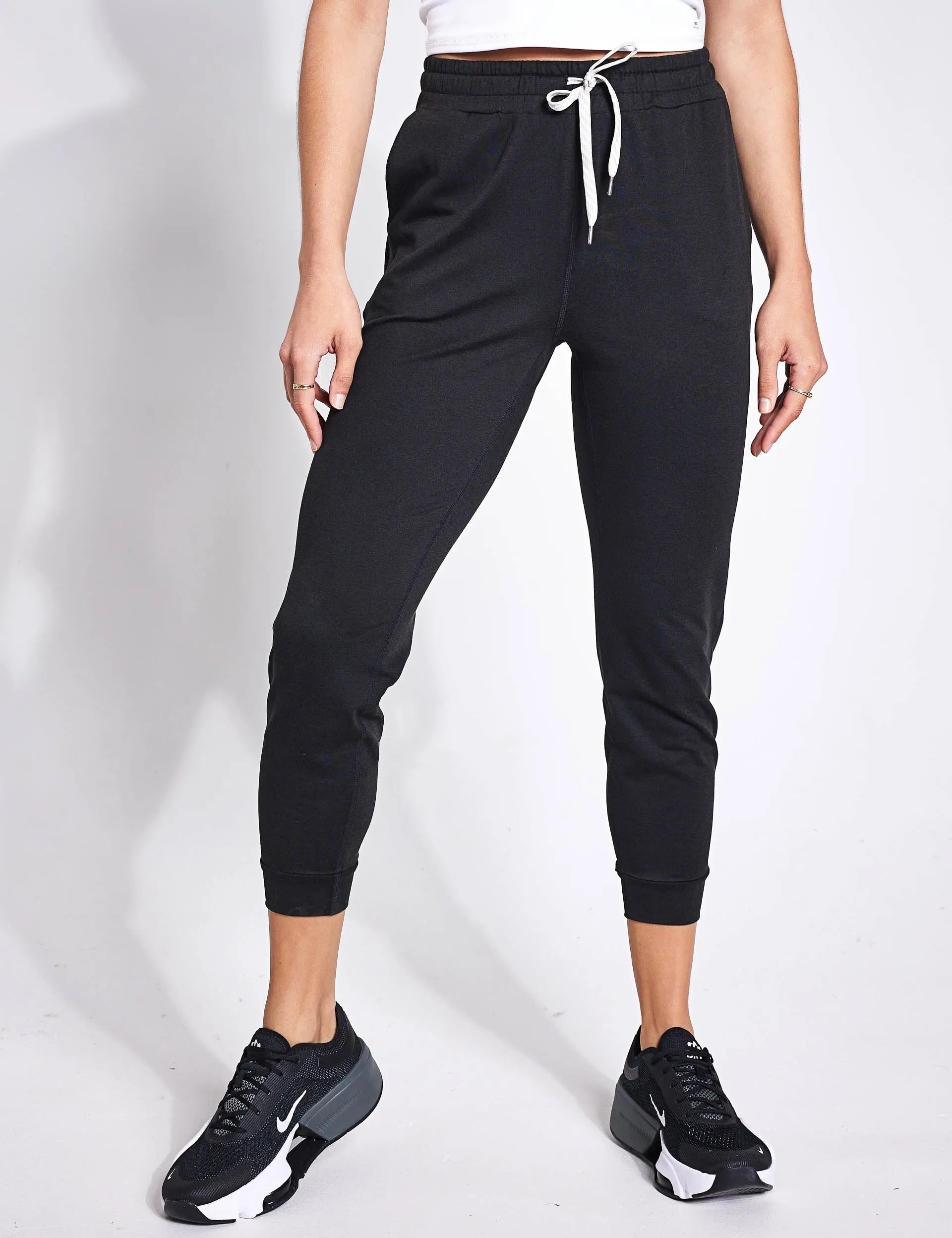 Performance Jogger - Black Heather