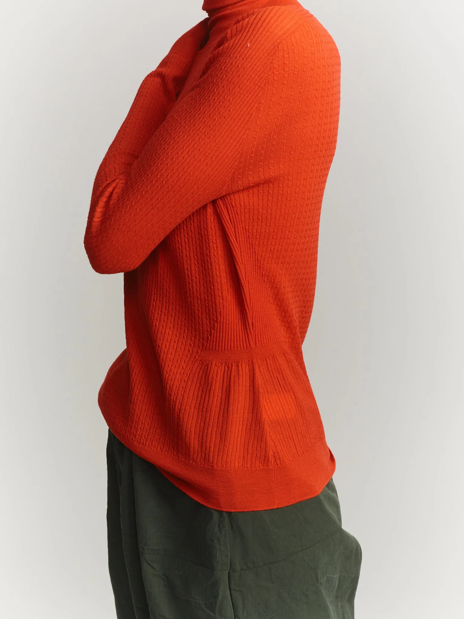 ULTRAFINE CABLE STITCH TURTLENECK - RED