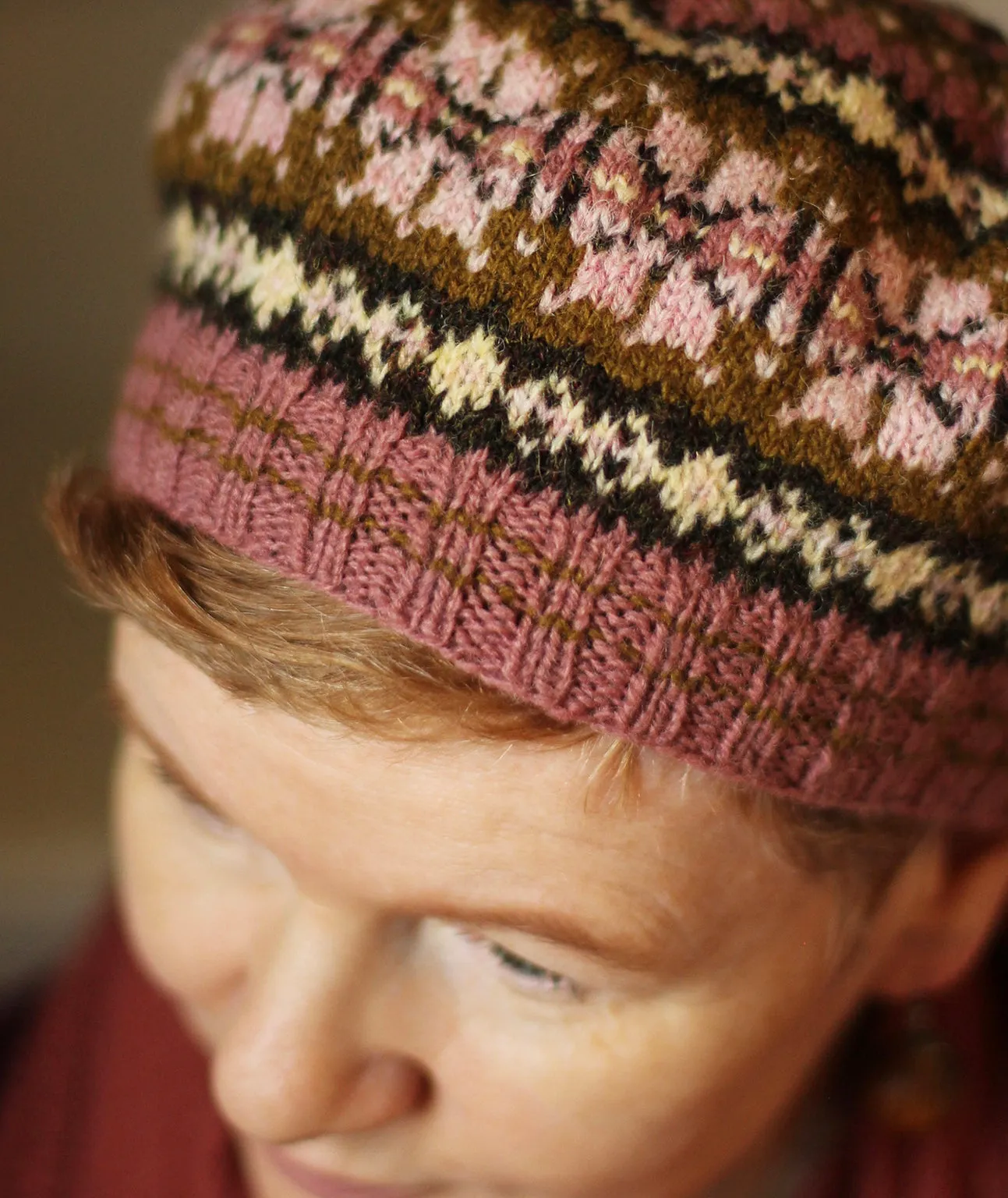 Yöl Moorie Holiday Hat Kit by Gudrun Johnston of Simply Shetland